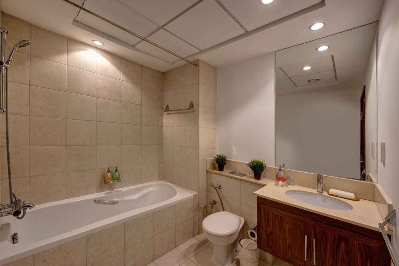 Durrani Homes - Luxe Living With Burj Khalifa And Fountain View - Third Room Without Partition ドバイ エクステリア 写真