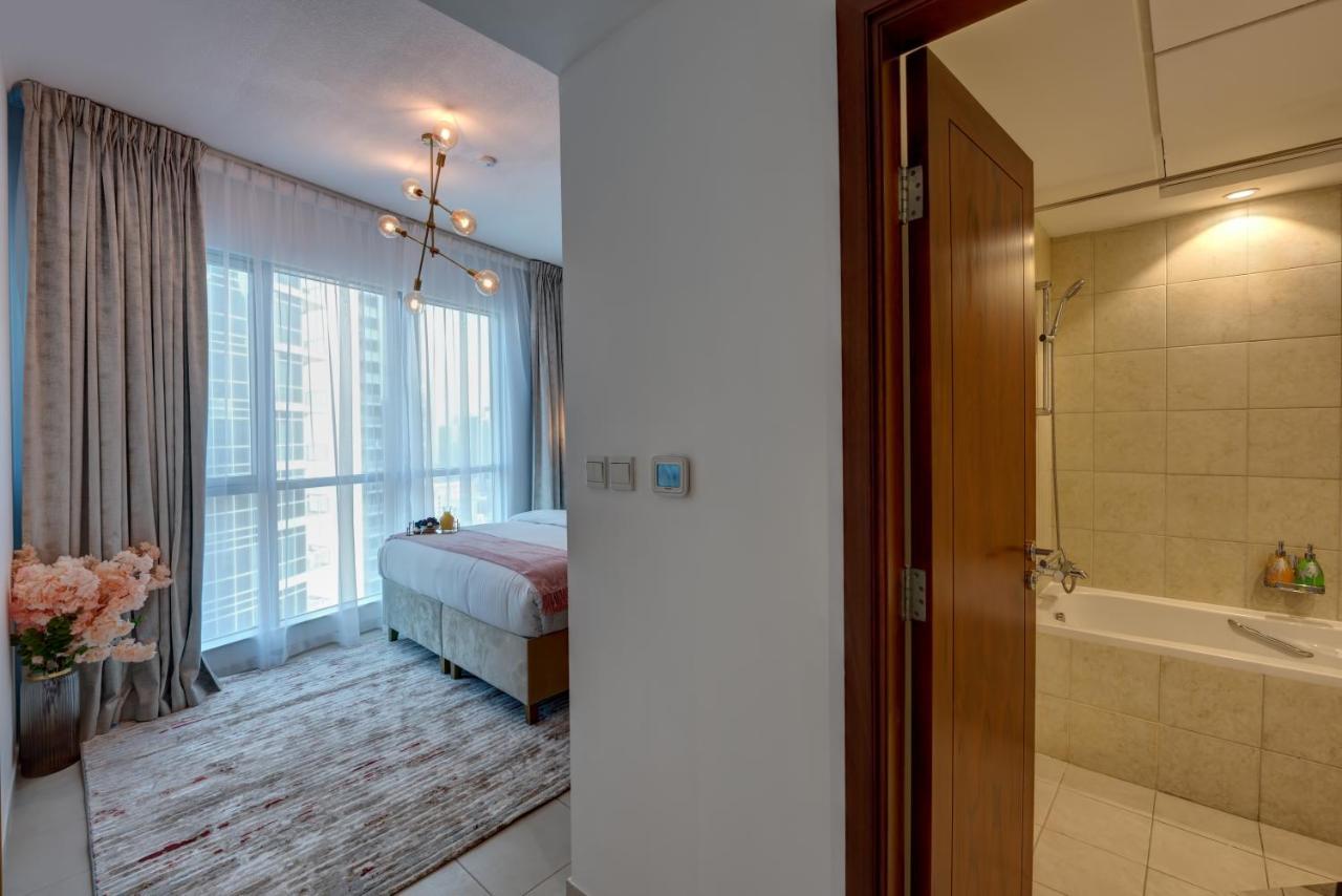 Durrani Homes - Luxe Living With Burj Khalifa And Fountain View - Third Room Without Partition ドバイ エクステリア 写真